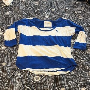 Abercrombie & Fitch Womens M Blue and White Striped Half Sleeve Tee